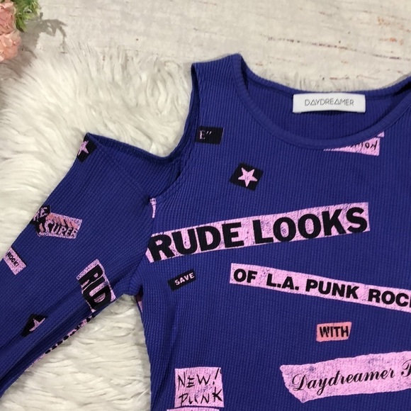 Daydreamer RUDE LOOKS COLD SHOULDER THERMAL GRAPHIC CROP Top - Picture 7 of 13